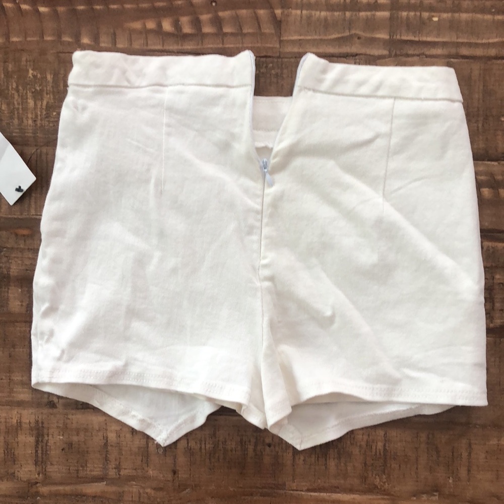White envelope skort - Picture 2 of 2